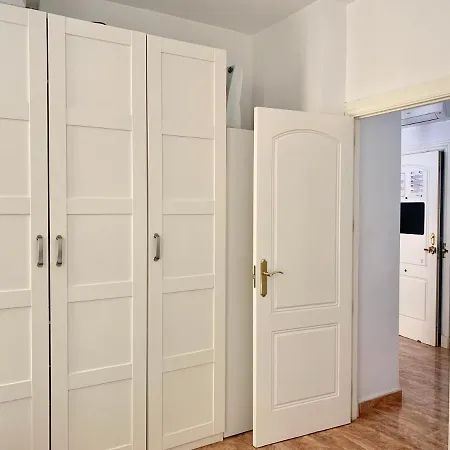 Lyrioshomes La Merced Centro * Малага