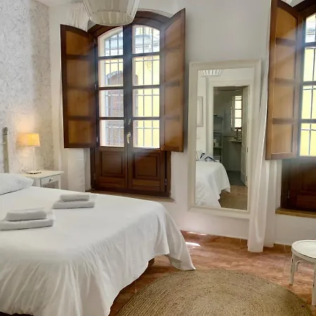 Lyrioshomes La Merced Centro Малага