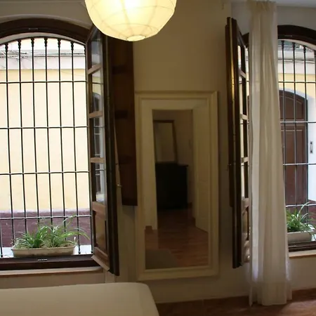 Lyrioshomes La Merced Centro Малага