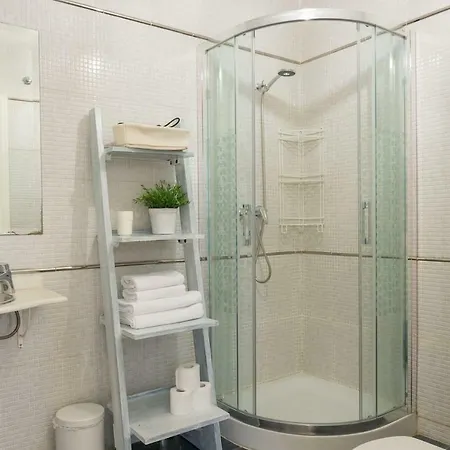 Lyrioshomes La Merced Centro * Малага